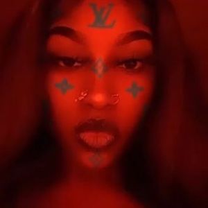 Meet your Posher, Khloe